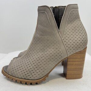 Seven7 Womens Sz 8 Stone Gray Ankle Boots Solid Perforated Open Toe Block Heel